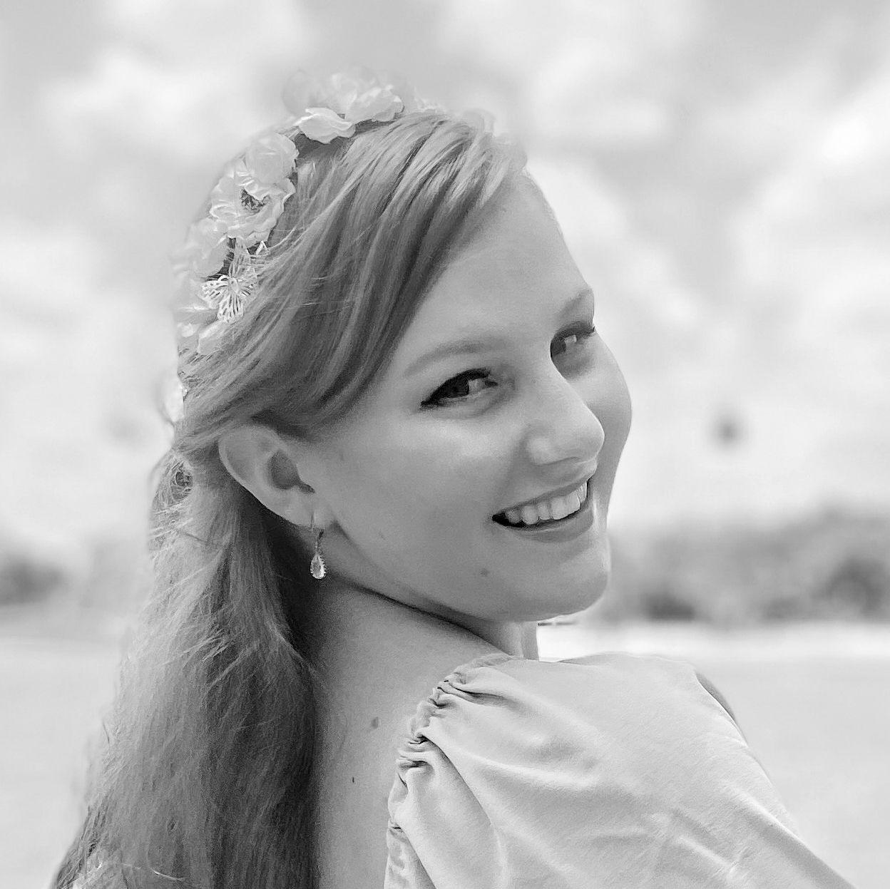 Autorenbild Bewitchingly Hers