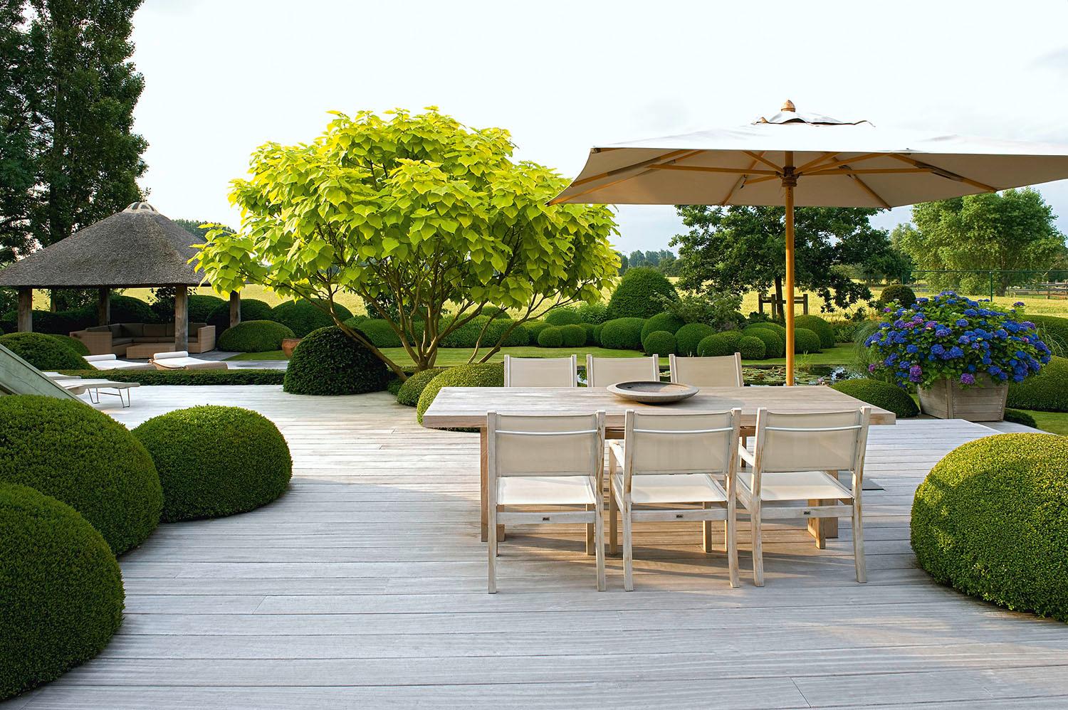 Beispielinhalt (Bild) Exklusives Gartendesign - Spektakuläre Privatgärten