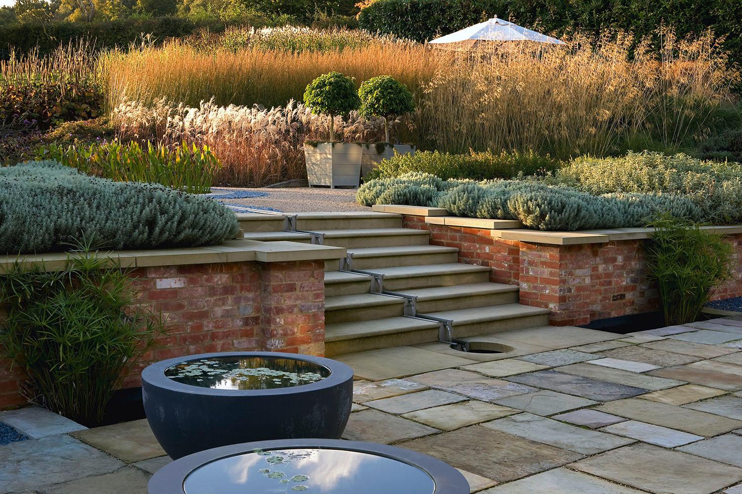 Beispielinhalt (Bild) Exklusives Gartendesign - Spektakuläre Privatgärten