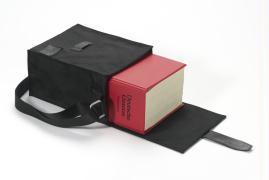 Beispielinhalt (Bild) JurSKIN Tragetasche Gr. L (Sartorius) in Onyx-Schwarz - perfekt für den LexSKIN Einband