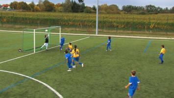 Beispielinhalt (Bild) 20 Dribbel-Tricks - Fußball-Finten für Kids
