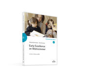 Vorderes Coverbild Early Excellence im Wohnzimmer