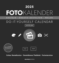 Vorderes Coverbild Alpha Edition - Foto-Bastelkalender schwarz 2025, 16x17cm, Do it yourself Kalender mit Seiten aus hochwertigem Bastelkarton, gestaltbares Titelblatt und Ferientermine DE/AT/CH