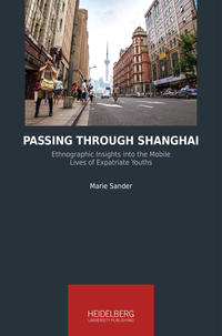 Vorderes Coverbild Passing Through Shanghai