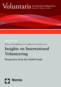 Vorderes Coverbild Insights on International Volunteering