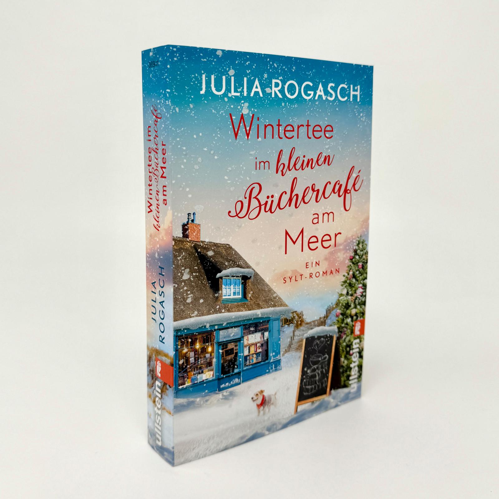 Beispielinhalt (Bild) Wintertee im kleinen Büchercafé am Meer