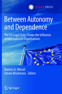 Vorderes Coverbild Between Autonomy and Dependence