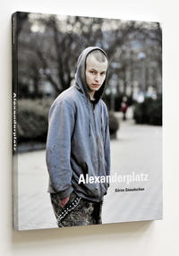 Vorderes Coverbild Alexanderplatz (engl. Ausgabe)