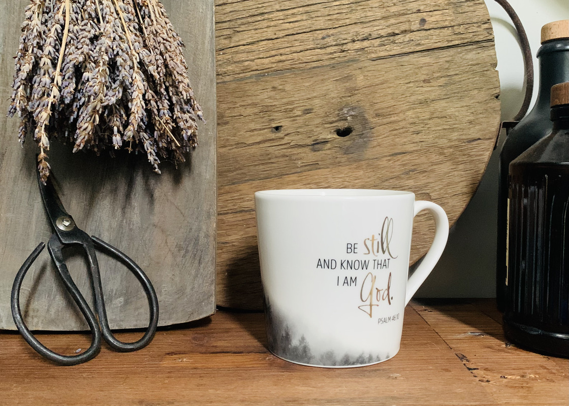 Beispielinhalt (Bild) Tasse "Be still and know" - Golddekor