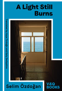 Vorderes Coverbild A Light Still Burns