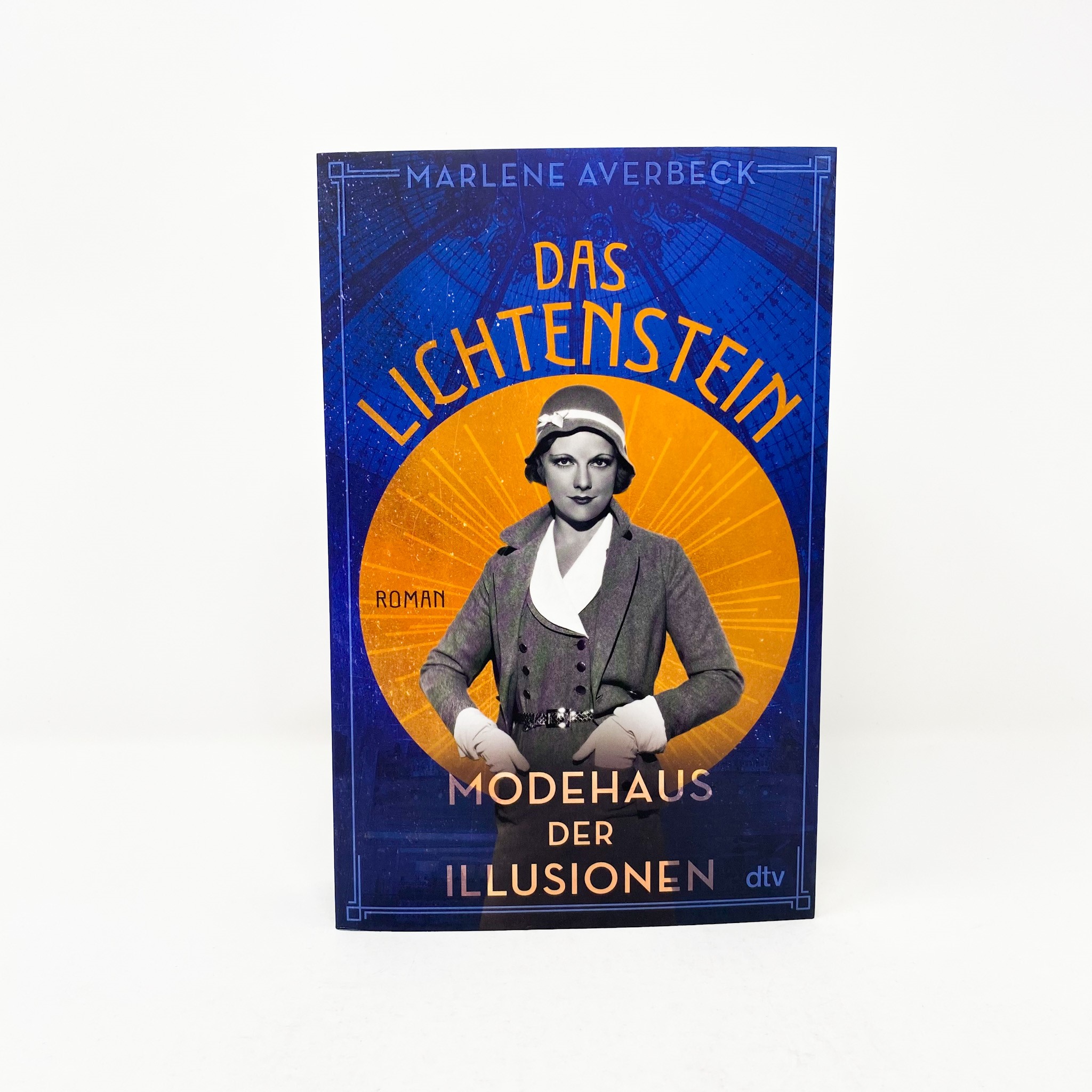 Beispielinhalt (Bild) Das Lichtenstein – Modehaus der Illusionen