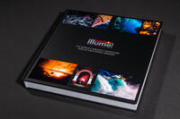 Vorderes Coverbild Red Bull Illume Photobook 2021