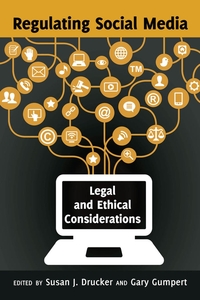 Vorderes Coverbild Regulating Social Media